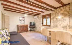 Three-Bedroom Holiday Home In Premantura - Image 3