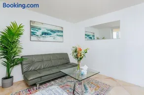 Amazing 2 BR APT at Brickell, Free Parking - Image 2