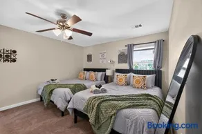 King Beds Near Athens - Hot Tub, Large Yard & Massage Chair - Image 5