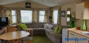 Cosy caravans Sandhills 175 butlins Skegness resort - Image 2