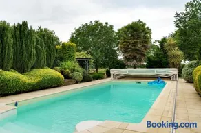 Gîte Les Hortensias avec Piscine - Image 3