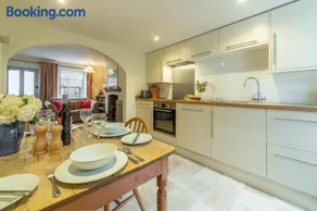 Petts Cottage - Image 3