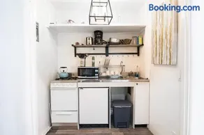 Cozy Studio by Rodeo Drive - Image 2