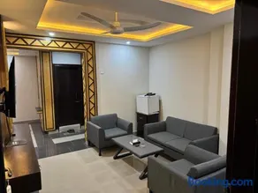 Crystal Crown Hotel - Image 1