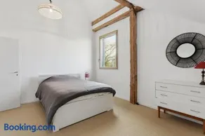 Completely refurbished typical Swiss farmhouse - Image 3