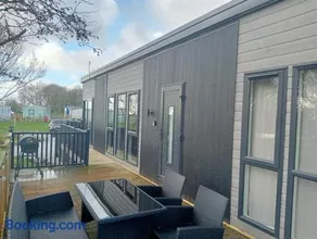 Lake View Lodge - Image 3
