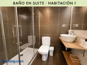 Un hogar en el centro con parking gratuito - Image 3