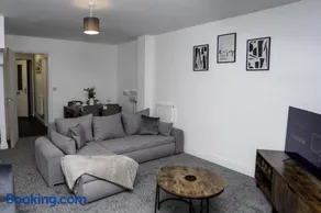 Cedar House - Telford - With Parking - Image 3