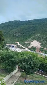 Vila Axhemi - Image 2