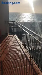 APARTAMENTO EN PRIMERA LÍNEA DE PLAYA - Image 3