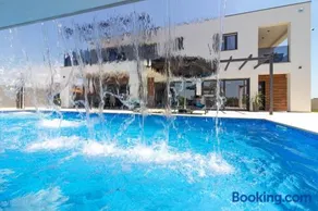 Luxury Villa with extra heated pool with hydromassage, biliard near town center and beach by WiiBuk - Image 4