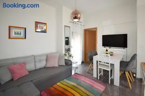 Apartment Yelena Rose West - Image 2