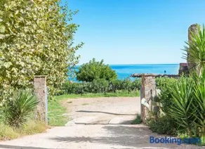 Magnifique loft sur la plage Life is a Beach GuestHouse - Image 4