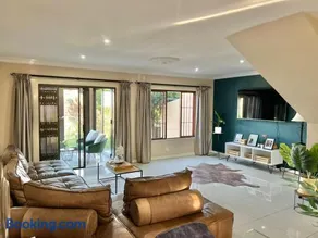 Forest View Villa - Image 1