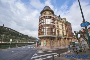 Apartamento BIO Exclusivo con mirador en Bilbao y aparcamiento público gratuito - Image 1