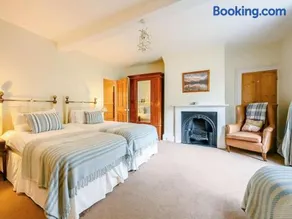 Oak Lodge - Image 3