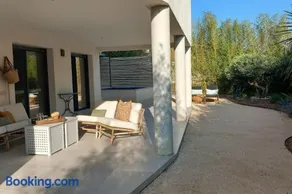 Appartement Indépendant avec Jardin et Piscine en Provence - Image 2