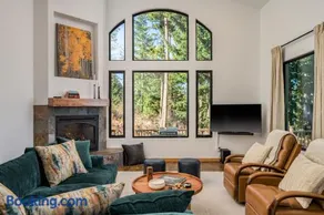 Stay in Evergreen - Denver Mountain Escape - Image 2
