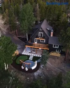 Modern Chalet w Hot Tub, Views, Putting Green - Image 4