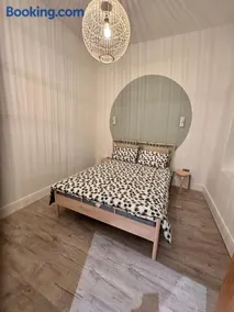 Urban Oasis 2 bed apartment - Image 4