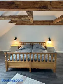 Attic Room - Image 5