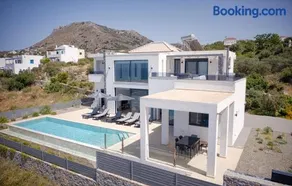 Luxury Villa Apeiro With Heated Pool in Plaka - Image 2