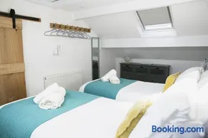 White Cottage deluxe 2 bedroom apartment - Image 2