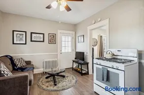 Stylish Lakewood Apartment - Free Parking & Wi-Fi - Image 5