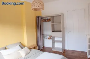 Appartement spacieux avec balcon et parking - Image 5