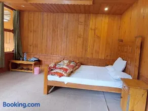 Kashmir Star Guest House & Family Resort - Image 1