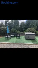 Petite maison de campagne avec jacuzzi - Image 1
