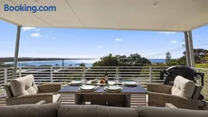 Tea Trees - Modern Townhouse, Village and Beach - Image 2