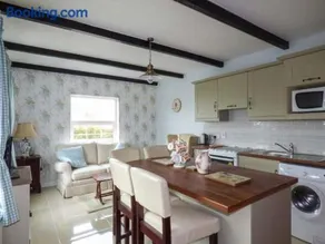 No 1 Apt, Brandy Harbour Cottage - Image 2