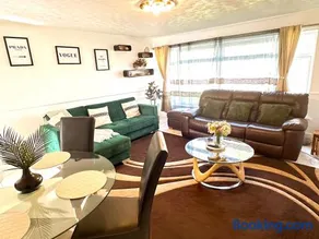 Colchester City Luxury With Free Parking and 5 G WIFI - Image 5