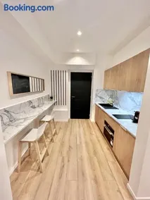 Appartement moderne Paris 20e proche du métro - Image 1
