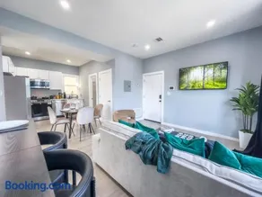 Stylish Secret, 1 FREE Parking, Sleeps 8, Walk to train and Red Bull Arena, 20 Percent OFF - Image 2
