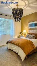 Cozy & Luxe Suite in Queen Creek - Image 2