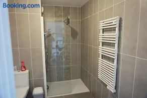 T2 à Hyères, à 50m de la mer avec piscine - Image 2