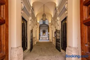 DeCharme apartment with terrace in Monti - Image 3