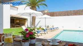 Masia La Morera autenticidad renovada 100 porcien a 10 minutos de Sitges en coche 12 huespedes Piscina Aire Aconc 6 Suites Apertura 15 Julio 2025 - Image 2