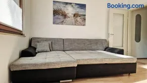 Modern & centrally located apartment in Aachen - Image 5