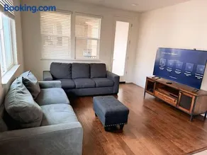 Cozy Charm Newark Retreat with Free Wifi and AC - Image 2
