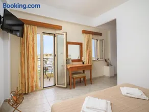 Fotis Studios Apartments - Image 3