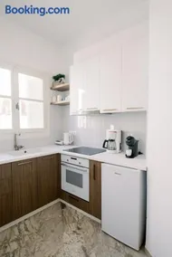 Benjamin Luxury Suite by The Eustas - Image 3