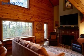 Hillside Hideaway Retreat - A Secluded Modern Cabin - Image 4