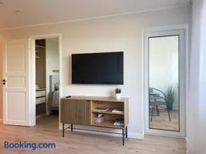Seaview Sunrise Apartment - Image 3