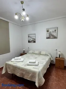Alojamiento Casa Pepa en el Centro de Calasparra - Image 1