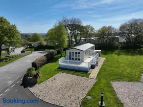 Luxury 2 Bed Holiday Home - Image 4