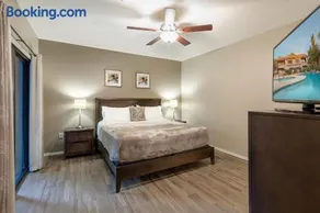 Central Location, Heated Pool, Spa, Upgraded Unit, More - Image 3