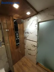 Beauti Luxury Stay Designer Bathroom - Image 2